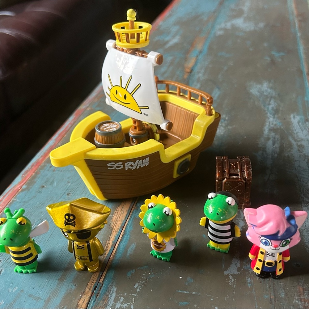 Ryan's World Pirate Ship with 5 figurines